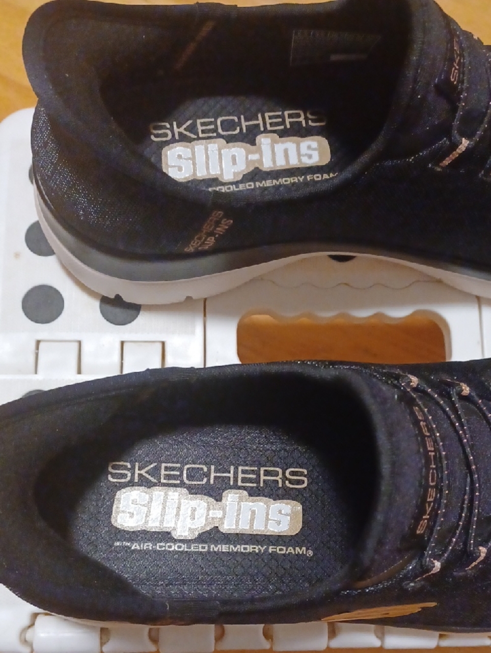 Skechers Women's Black Knit Slip-On Shoes Sneakers Shimmer Rose Gold Logo - Picture 6 of 12